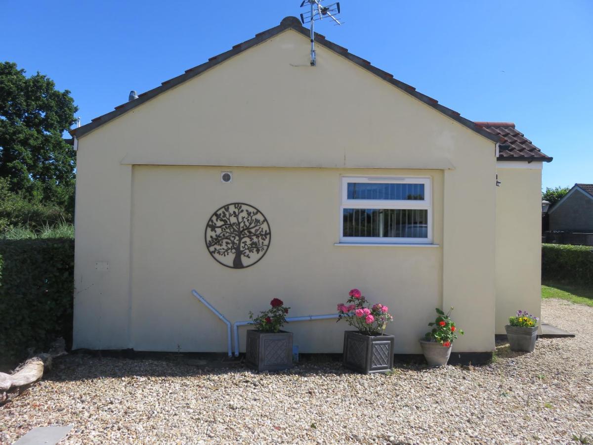 Apple Tree Corner Apartment Yate Exterior photo